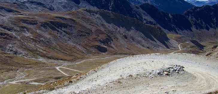 Motorcycle adventures: The dirt road that leads to Colle del Sommeiller 3